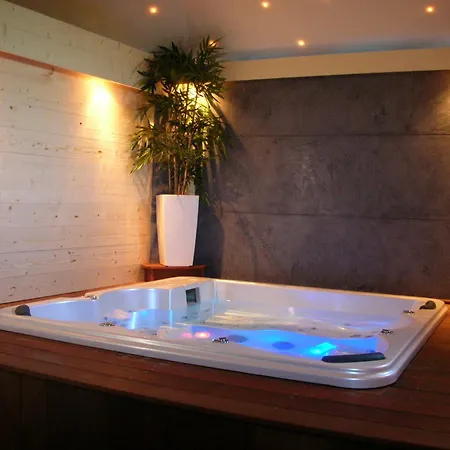 אתר קמפינג Domaine Mon Calme *