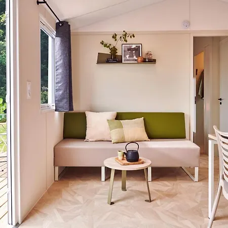 Camping Domaine Mon Calme *